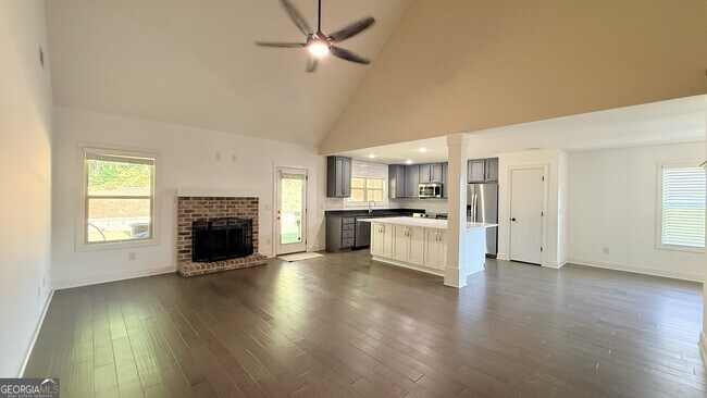 Foto del edificio - 338 Brookstone Dr