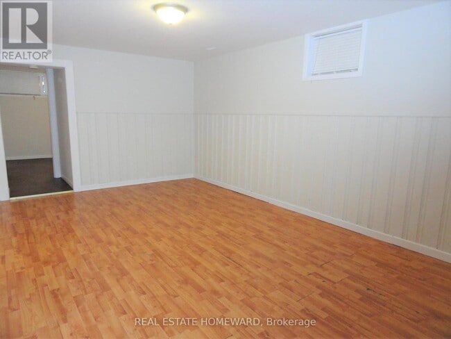 Building Photo - 30 Baybrook Crescent