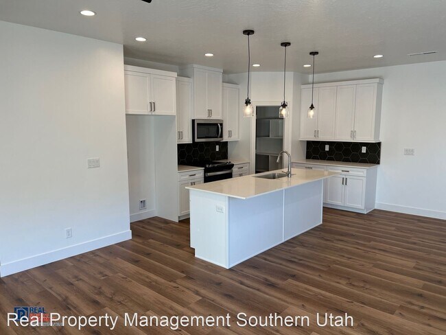 Foto del edificio - 3 br, 2.5 bath House - 876 E Desert Cactus Dr