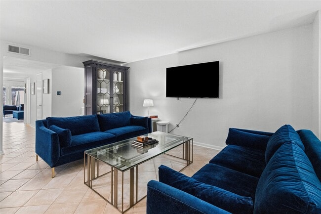 Foto del edificio - 12997 Trail Hollow Dr