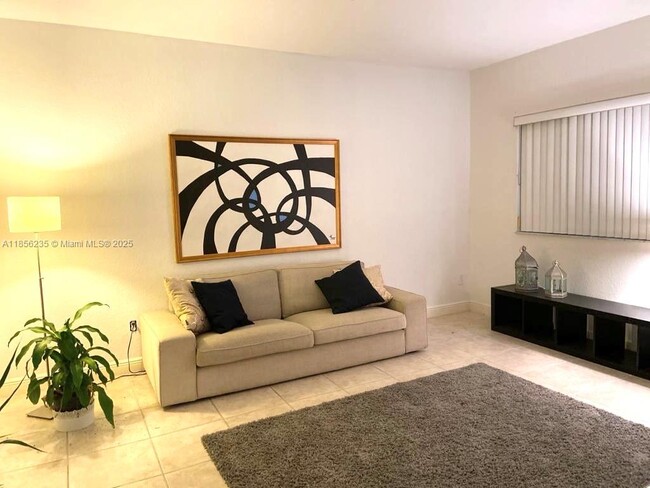 Foto del edificio - 10720 NW 66th St