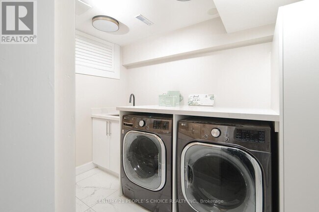 Photo du bâtiment - 37 Bentworth Ave