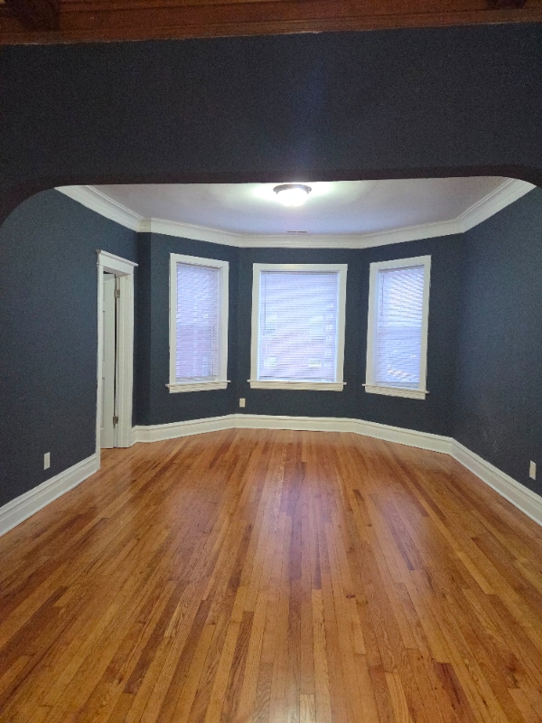 Building Photo - 11122 S Vernon Ave