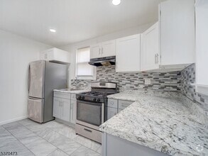 Building Photo - 52 Headley Terrace