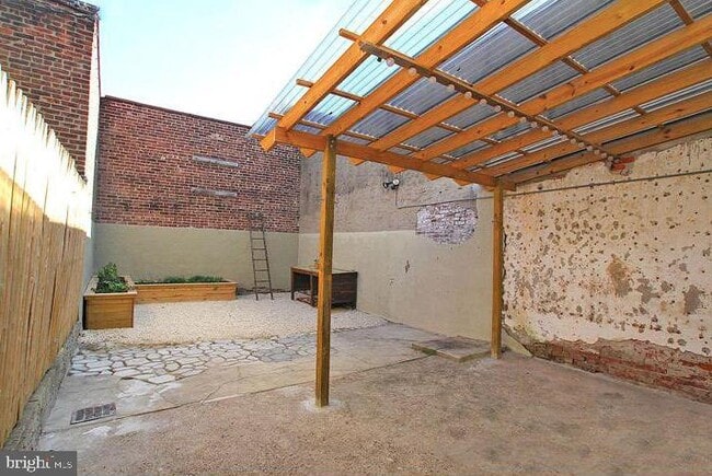 Building Photo - 1417 Marlborough St