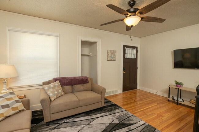 Cordless Blinds, Blackout Curtains - 510 4th St NW