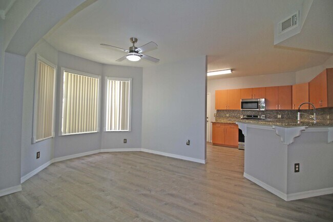 Foto del edificio - 170 SW Peacock Blvd