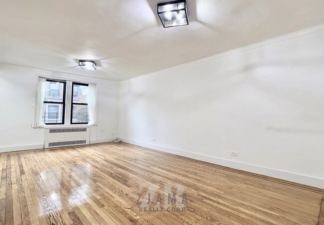 Building Photo - 2110 Newkirk Ave