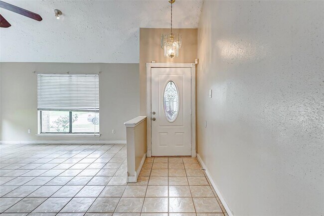 Foto del edificio - 2010 Hickory Glen Dr