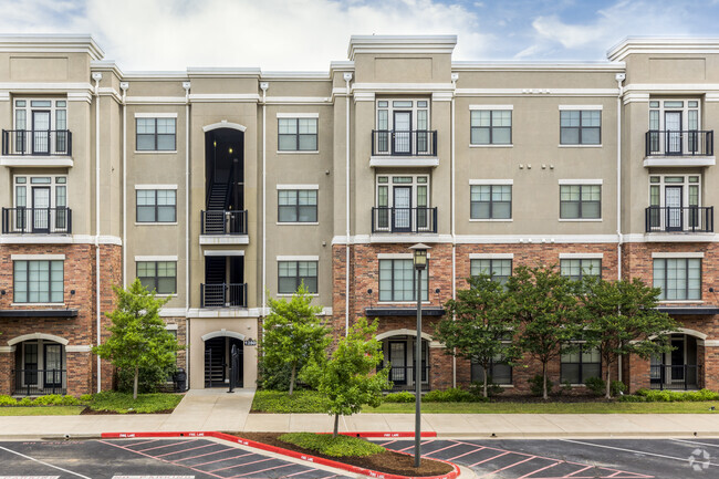 Building Photo - Riverwalk Apartments