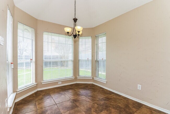 Building Photo - 7728 Blossom Dr