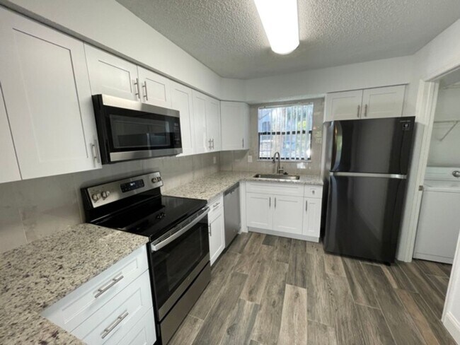 Building Photo - ANNUAL RENTAL - OASIS- 2 BED/2BATH