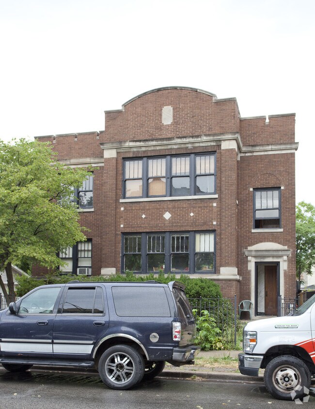 Building Photo - 2239 N Kimball Ave