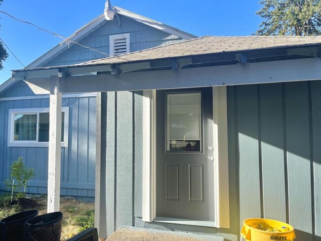 Building Photo - 253 C St