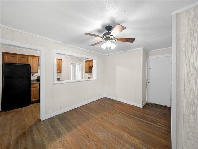 Foto del edificio - 208 E Graham St