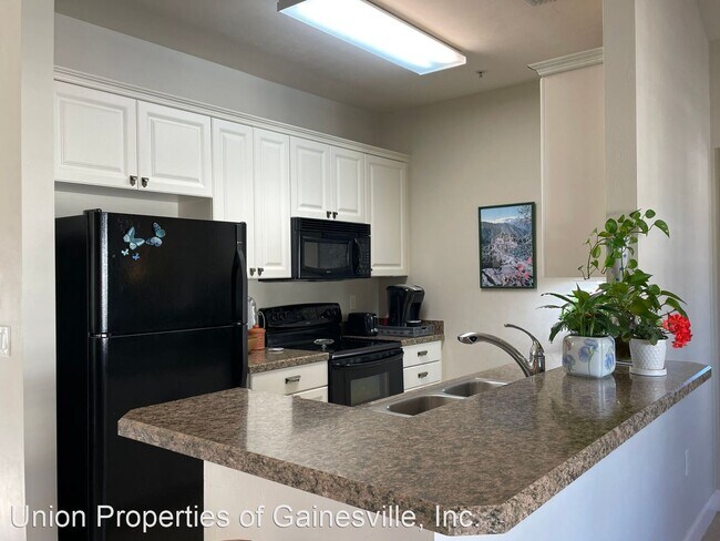Building Photo - 3 br, 2 bath House - 8763 SW  27th Lane