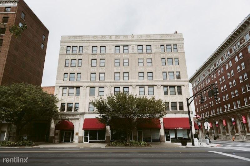 Primary Photo - 2 br, 1 bath Apartment - 305 W. Broadway
