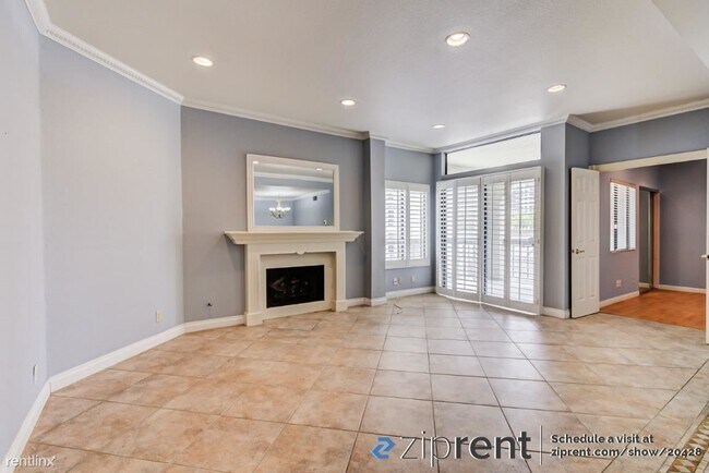 Foto del edificio - 2 br, 1.5 bath Condo - 601 North Kenwood S...