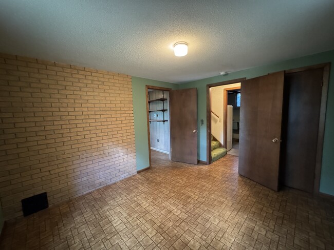 Basement bedroom - 4007 Grimes Ave S
