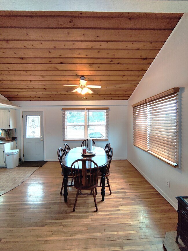 Building Photo - 540 Erma Dr