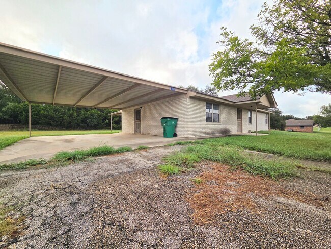 Foto del edificio - 3-Bed, 2-Bath Home for Rent in Kempner, TX