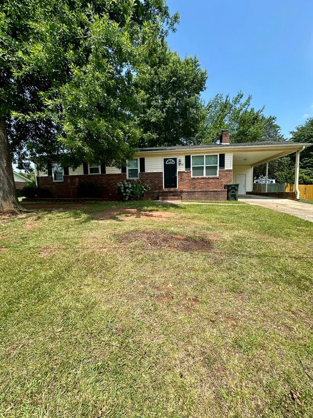 Photo - 209 Evergreen St (Easley, SC)