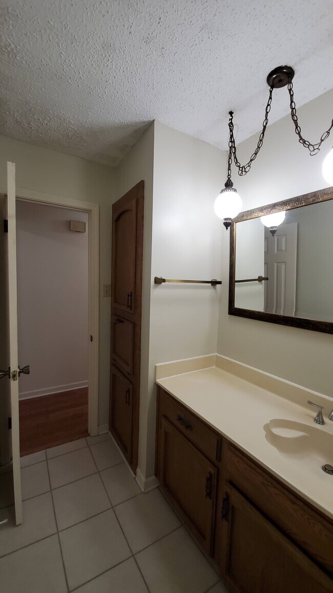 Foto del edificio - 5425 Fairway Dr