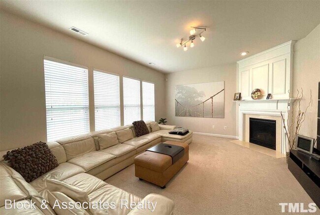 Building Photo - 5 br, 3 bath House - 224 Euphoria Cir
