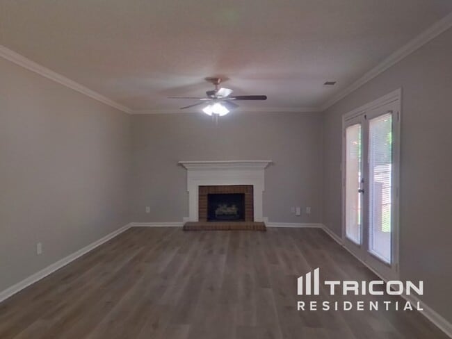 Building Photo - 12425 High Valley Ln