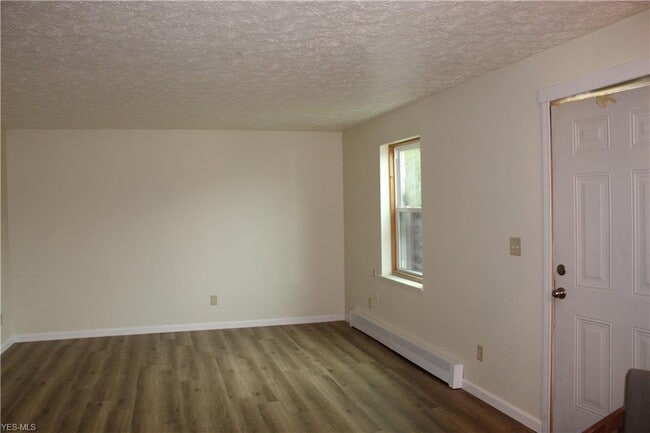 Building Photo - 159 Weller Dr