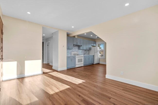 Foto del edificio - 68 Woodland Ave