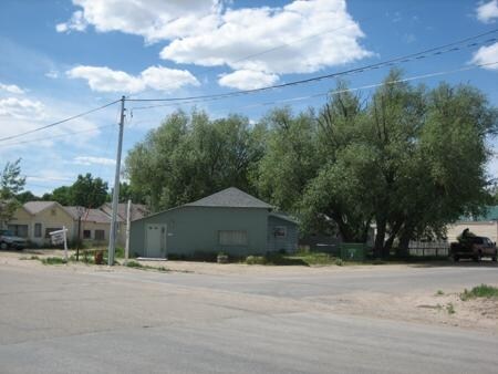 Primary Photo - 102-106 NE River St