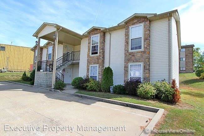Building Photo - 2839 Hemlock Ct