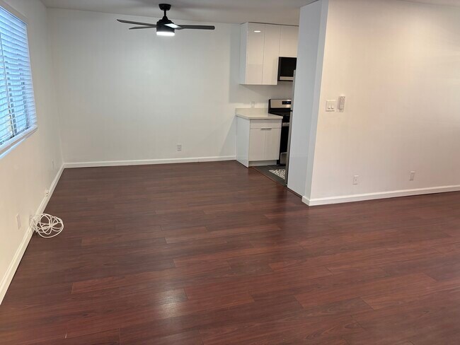 Foto del edificio - 1333 Centinela Ave