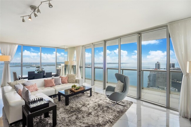 Building Photo - 495 Brickell Ave