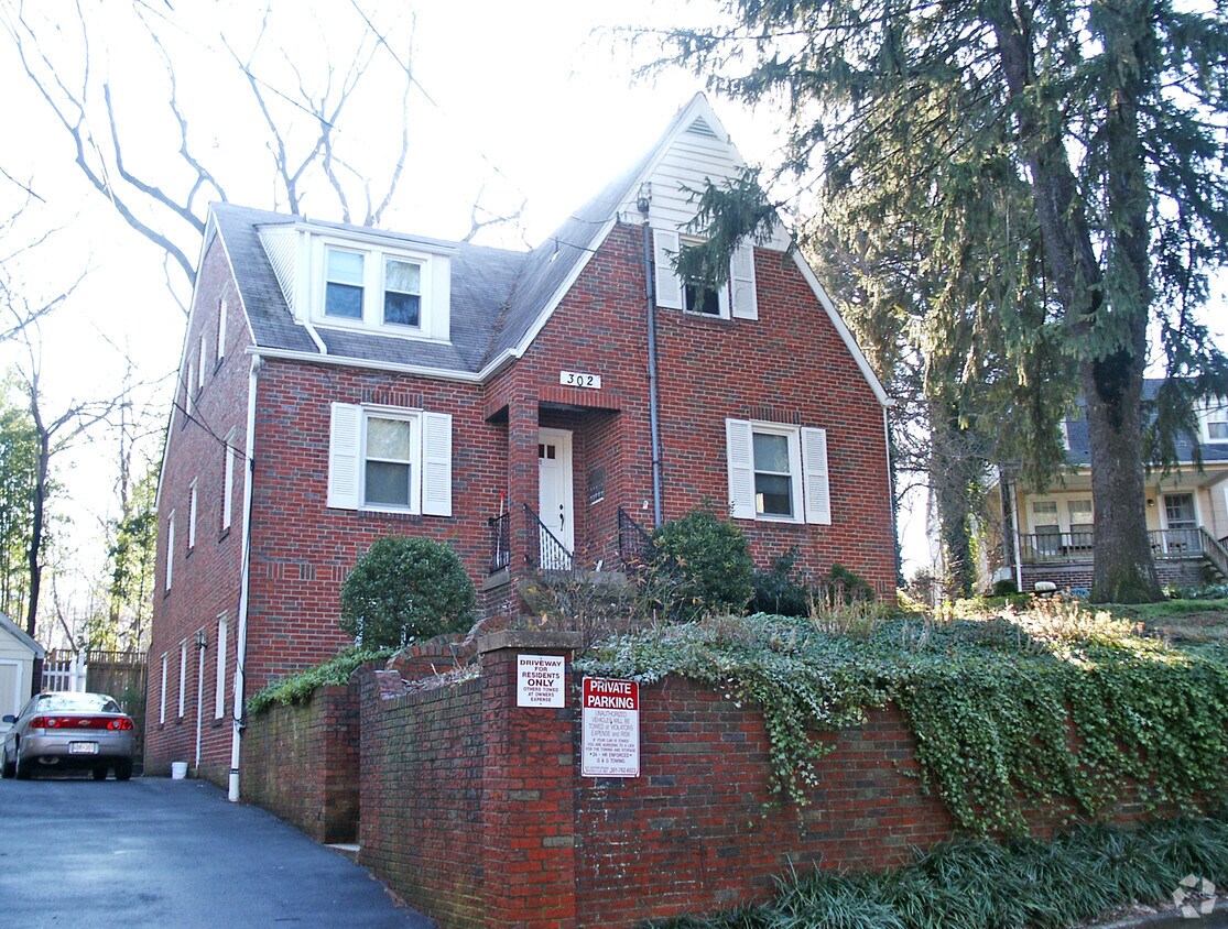 Foto del edificio - 302 Patterson Ct
