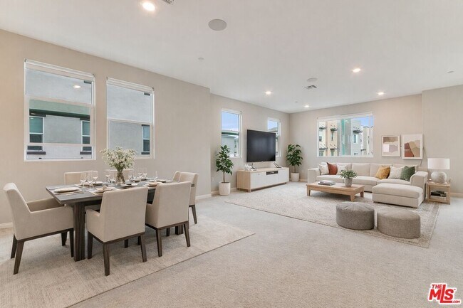 Foto del edificio - 713 Daniel Freeman Cir