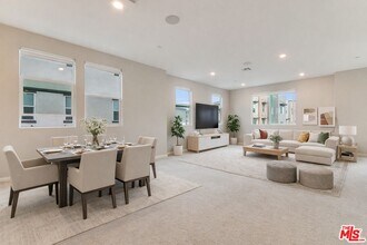 Building Photo - 713 Daniel Freeman Cir