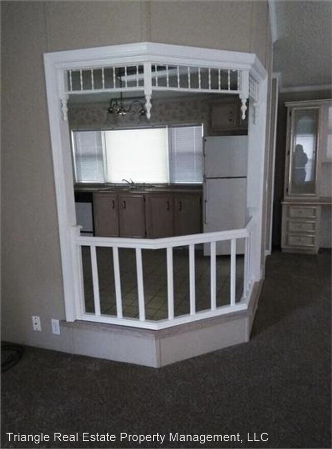 Foto del edificio - 3 br, 3 bath House - 5060 Dubury Rd.