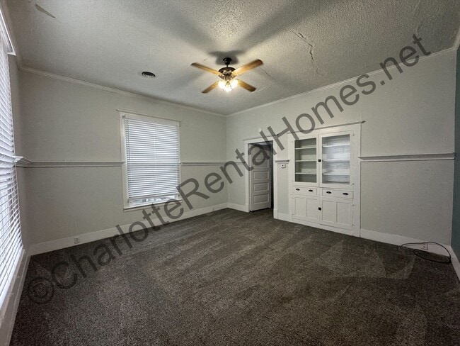 Foto del edificio - 113 E Pine St