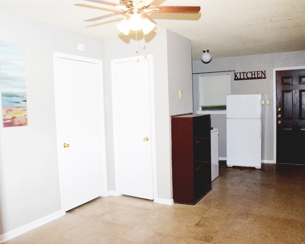 Primary Photo - 1217 N 8th St