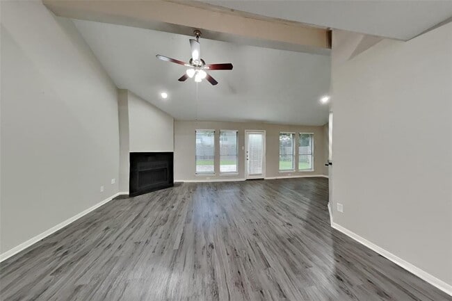 Building Photo - 21650 Park York Dr