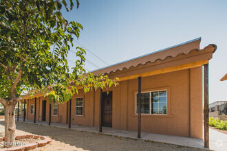 Building Photo - 326 Coates Dr