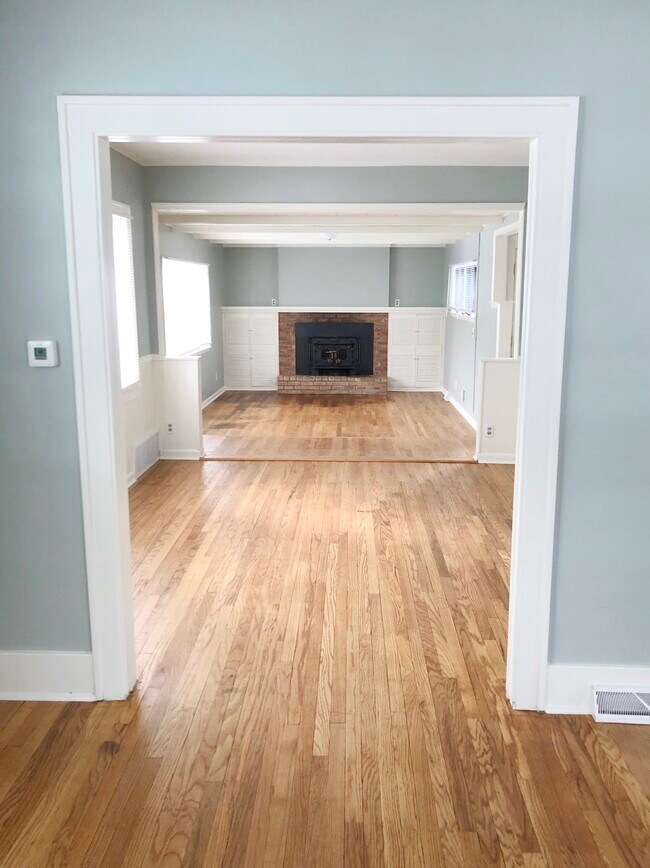 Sala de estar - 43 Mayfield Ave NE