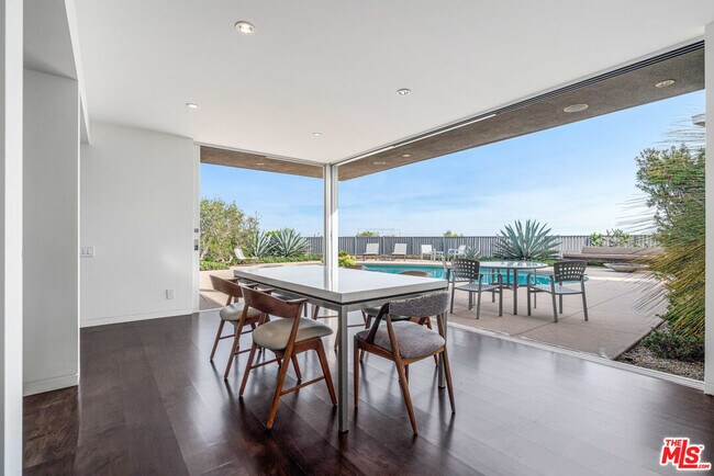 Building Photo - 686 Enchanted Way