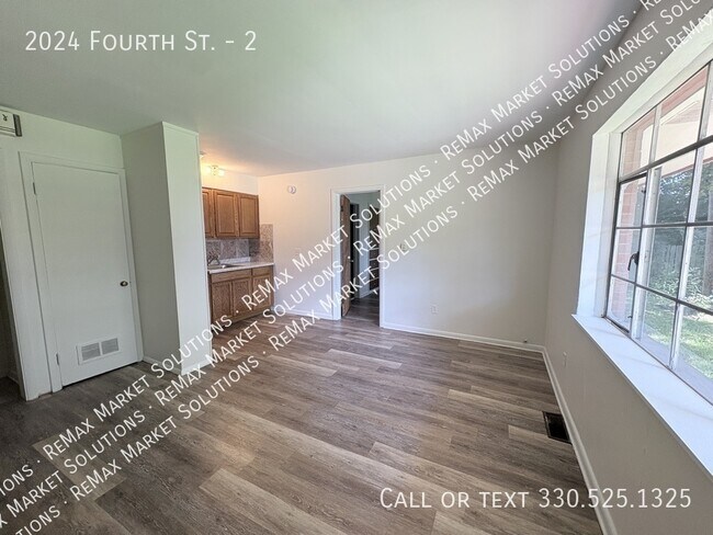 Foto del edificio - 2024 Fourth St.-2