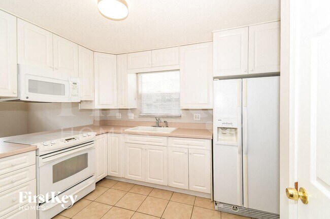 Foto del edificio - 8102 Birds Foot Ln