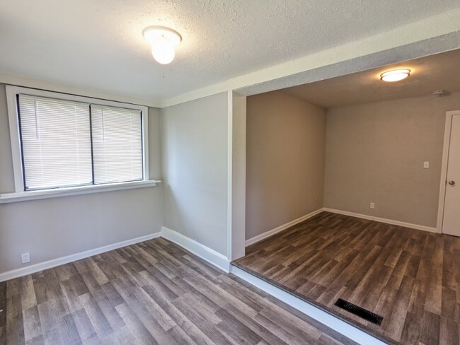 Foto del edificio - 2525 Veronica Dr