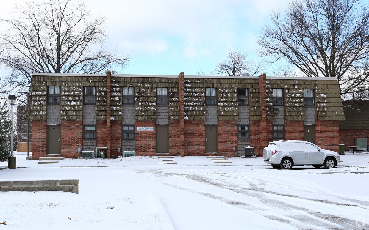 Building Photo - 353 Grant St