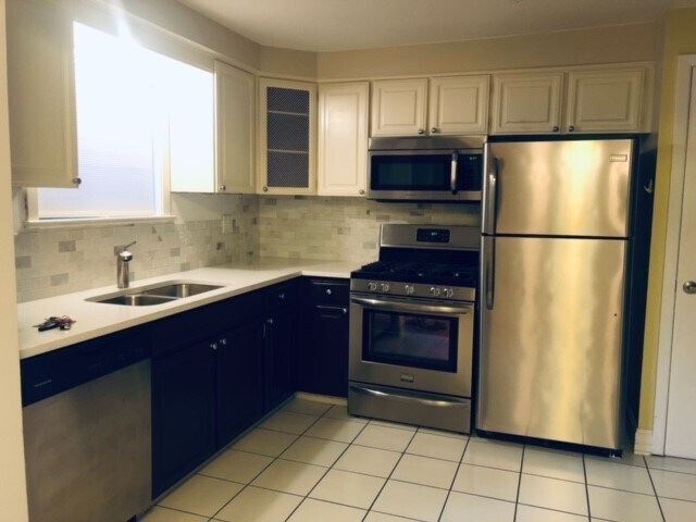 Foto del edificio - 6869 N Overhill Ave